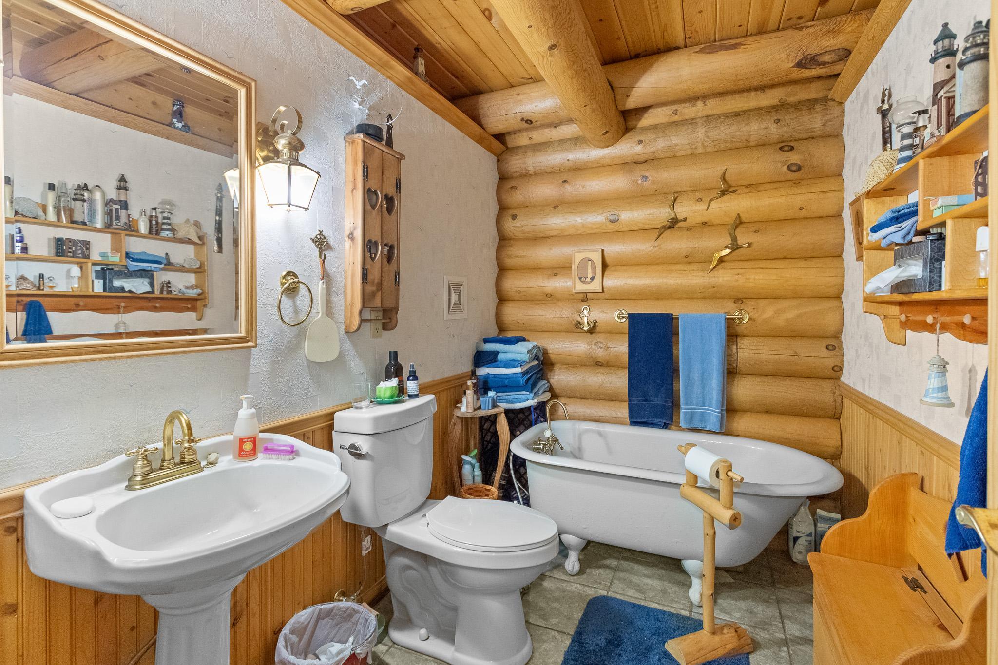 Main level Bath