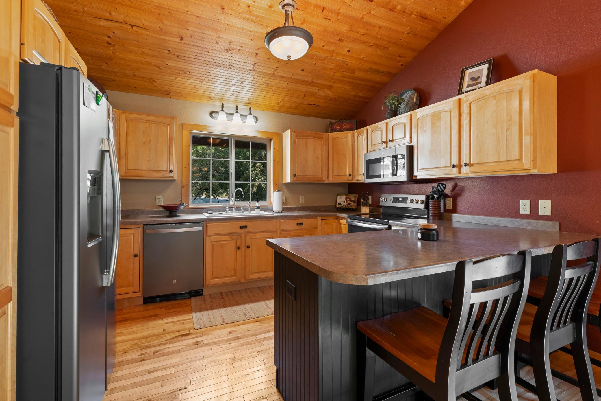 Kitchen/Breakfast Bar
