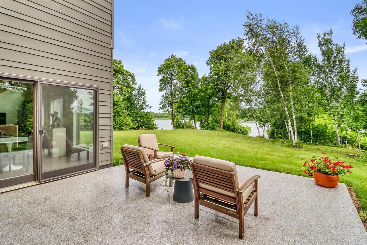 Exterior_Patio1_2-1280.JPG
