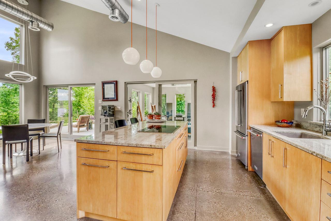 Kitchen1_1-1280.JPG