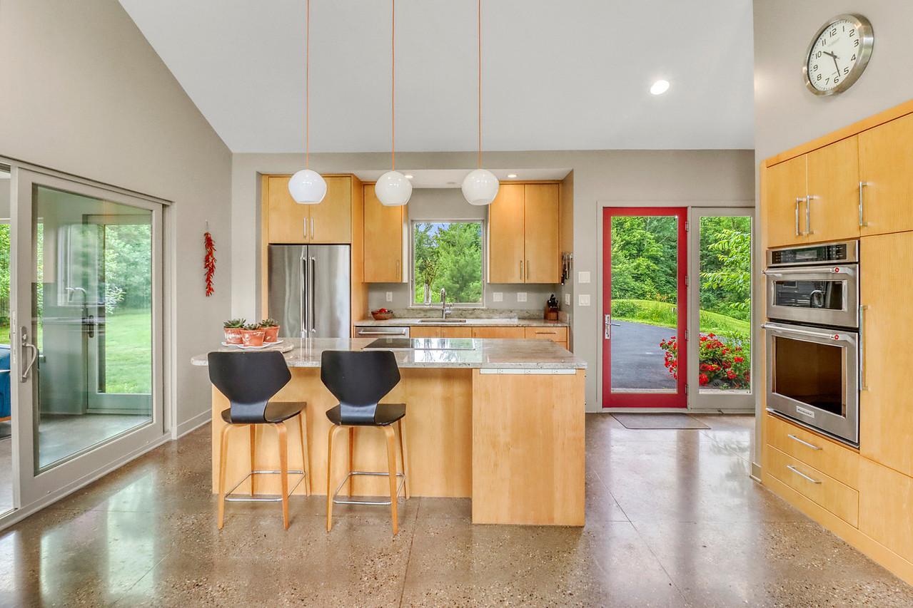 Kitchen1_3-1280.JPG