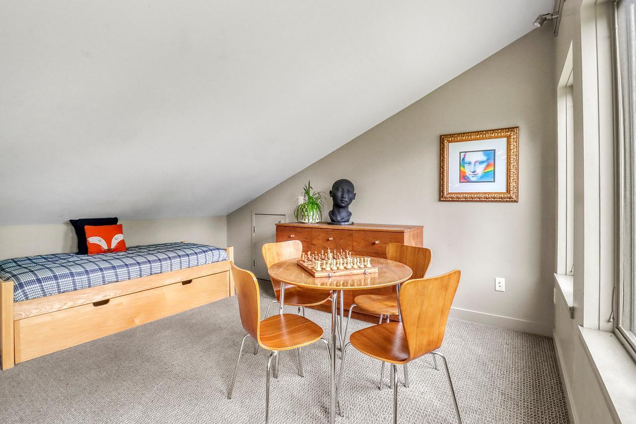 Loft1_6-1280.JPG