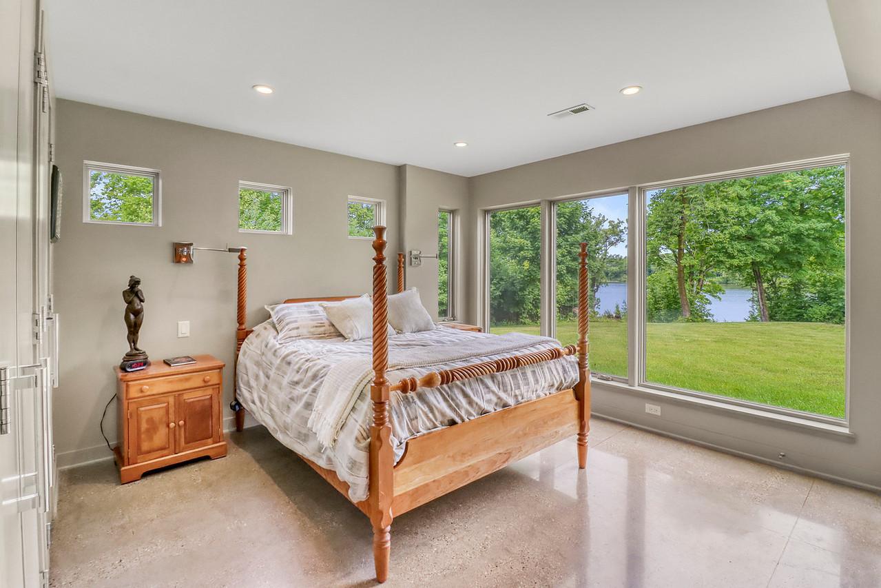 Bedroom1_1-1280.JPG