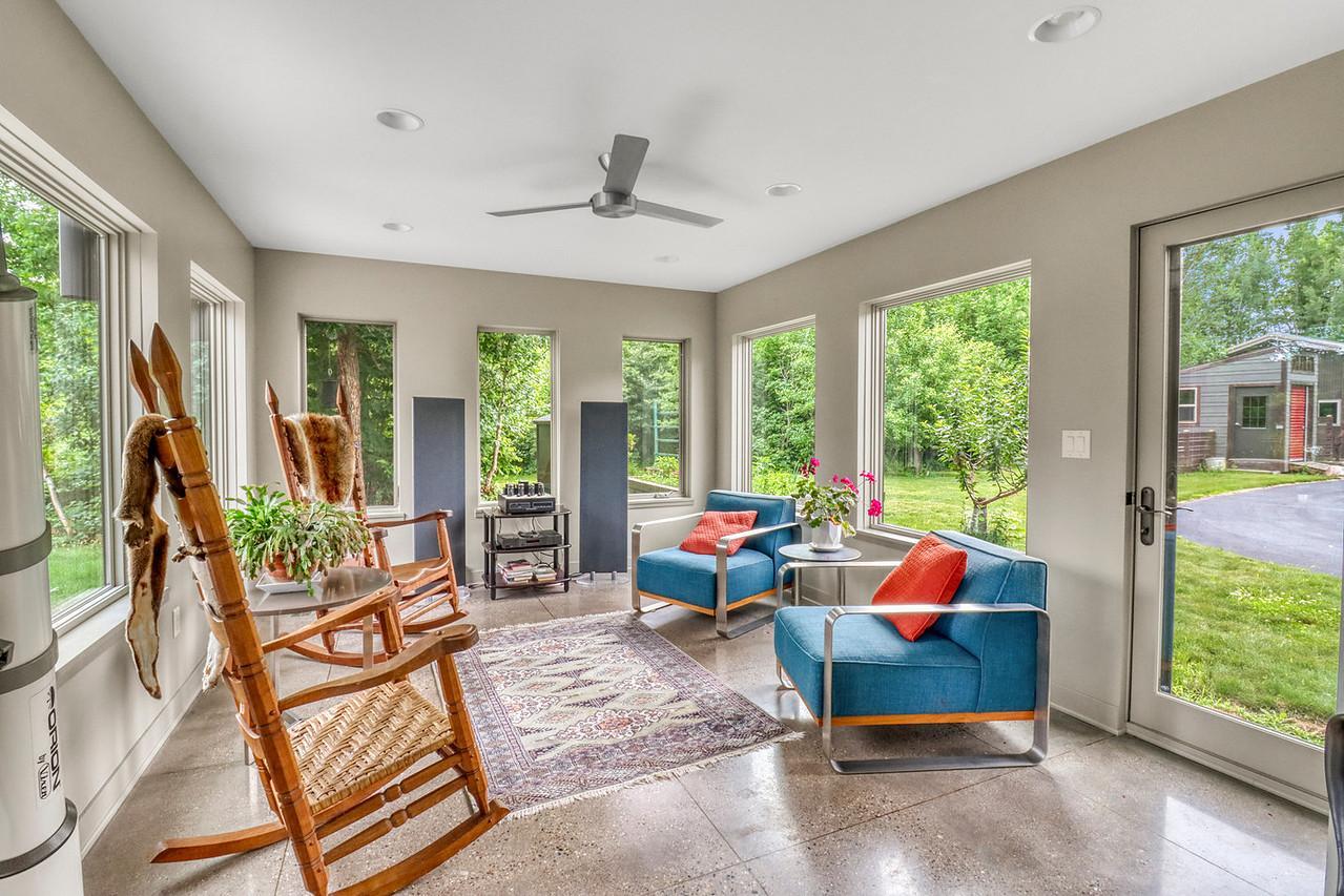 Sunroom1_2-1280.JPG