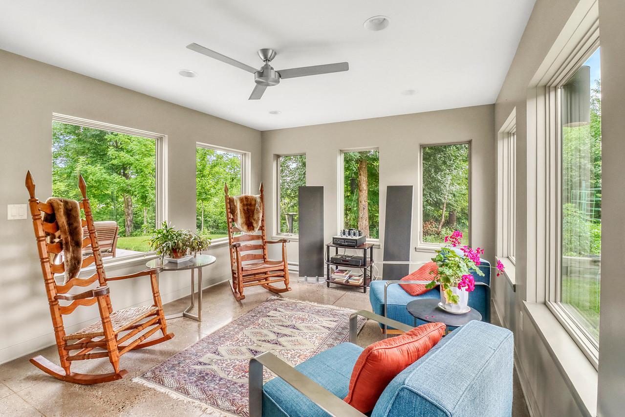 Sunroom1_3-1280.JPG