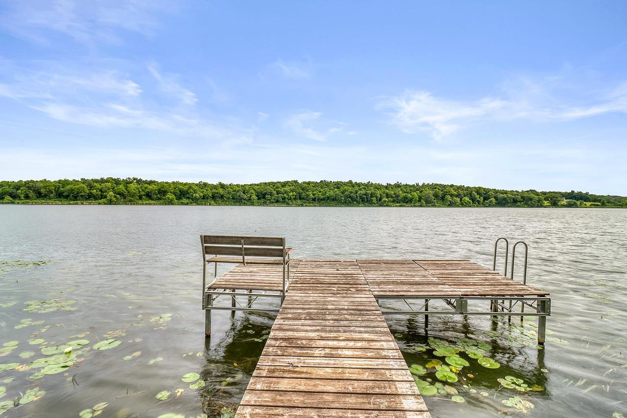 Exterior_Lake1_5-1280.JPG