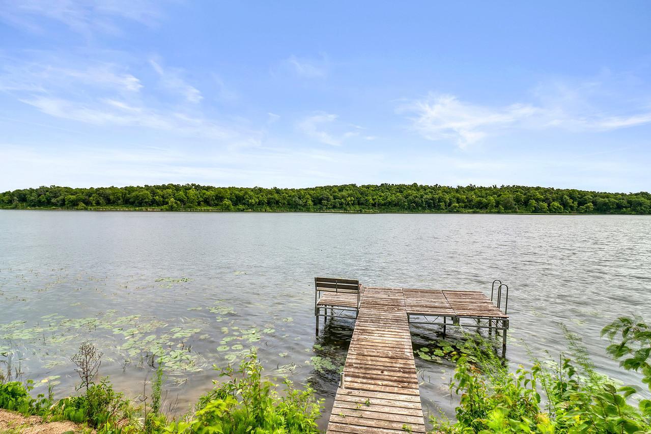 Exterior_Lake1_6-1280.JPG