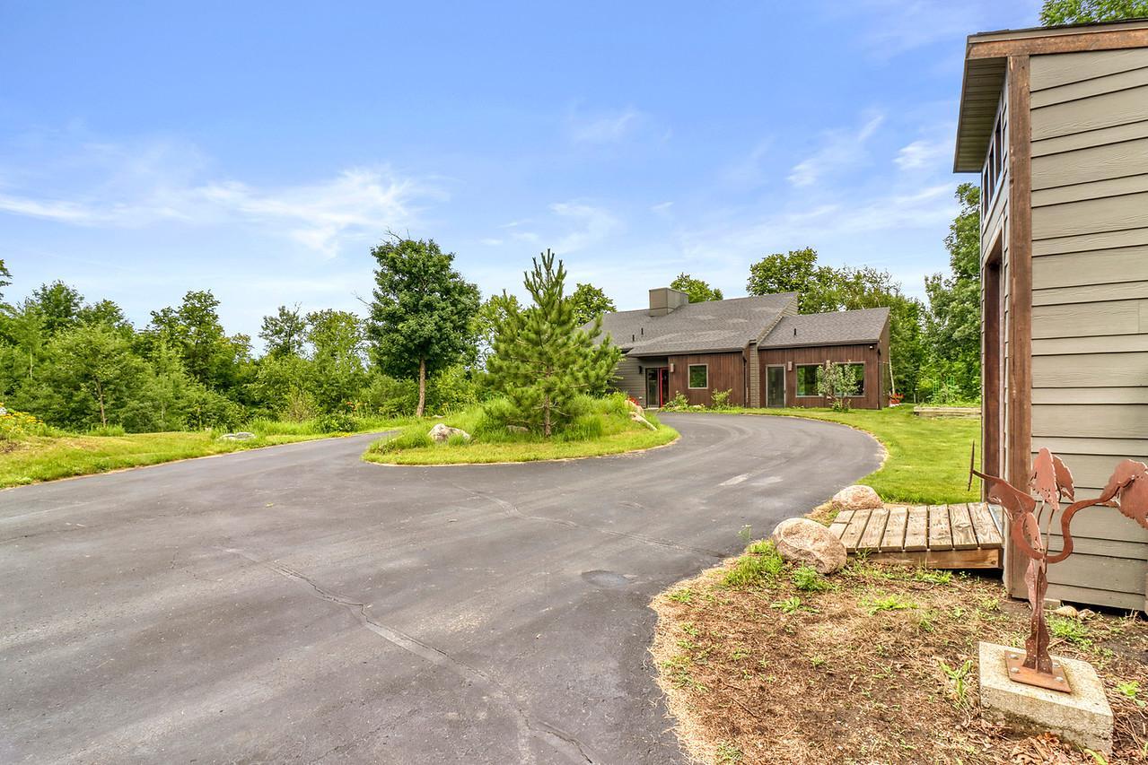 Exterior1_2-1280.JPG