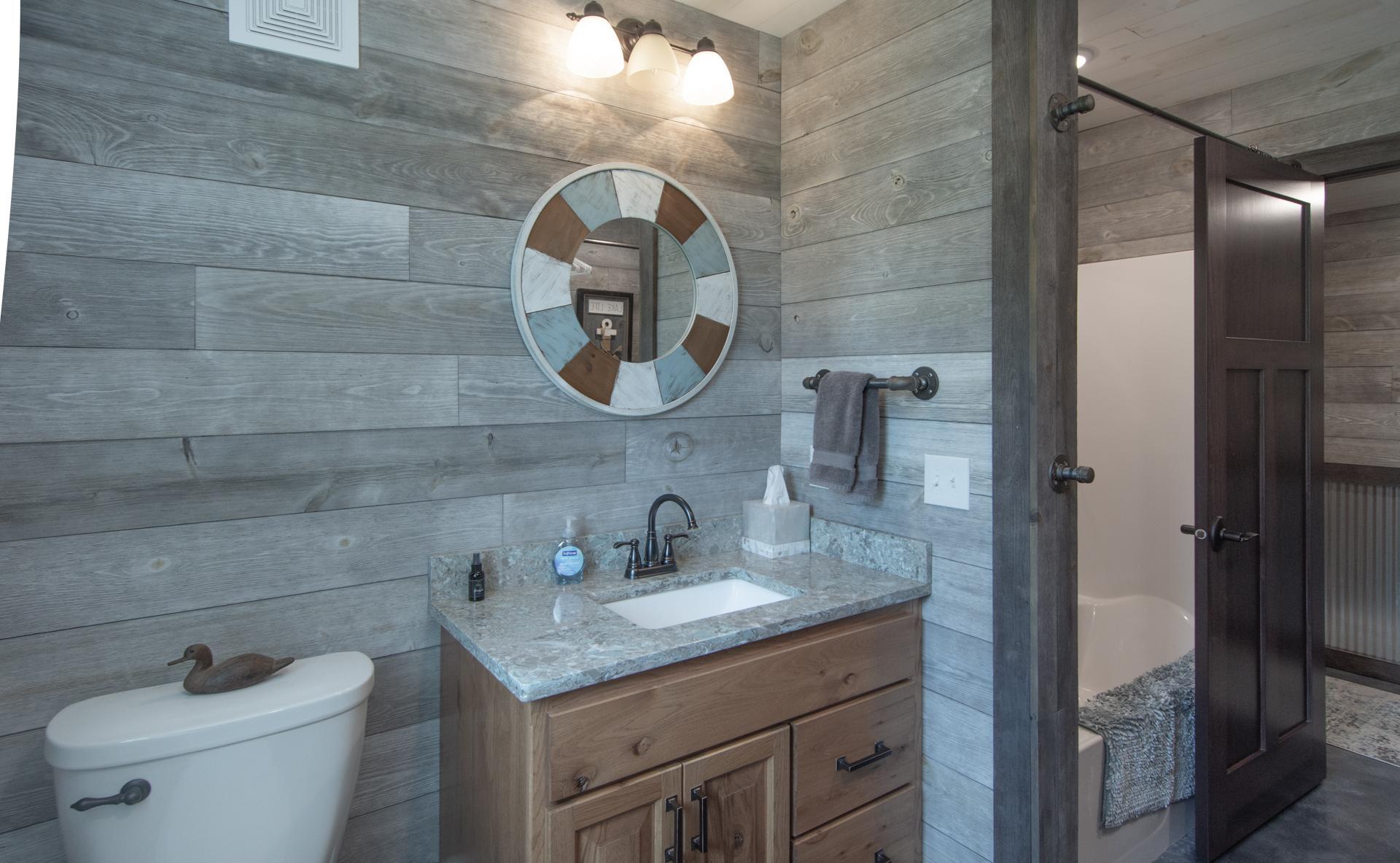 Full main floor bathroom.