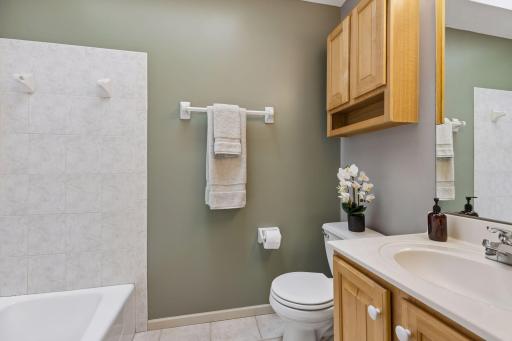 1918 Berkeley Avenue, Saint Paul, MN 55105
