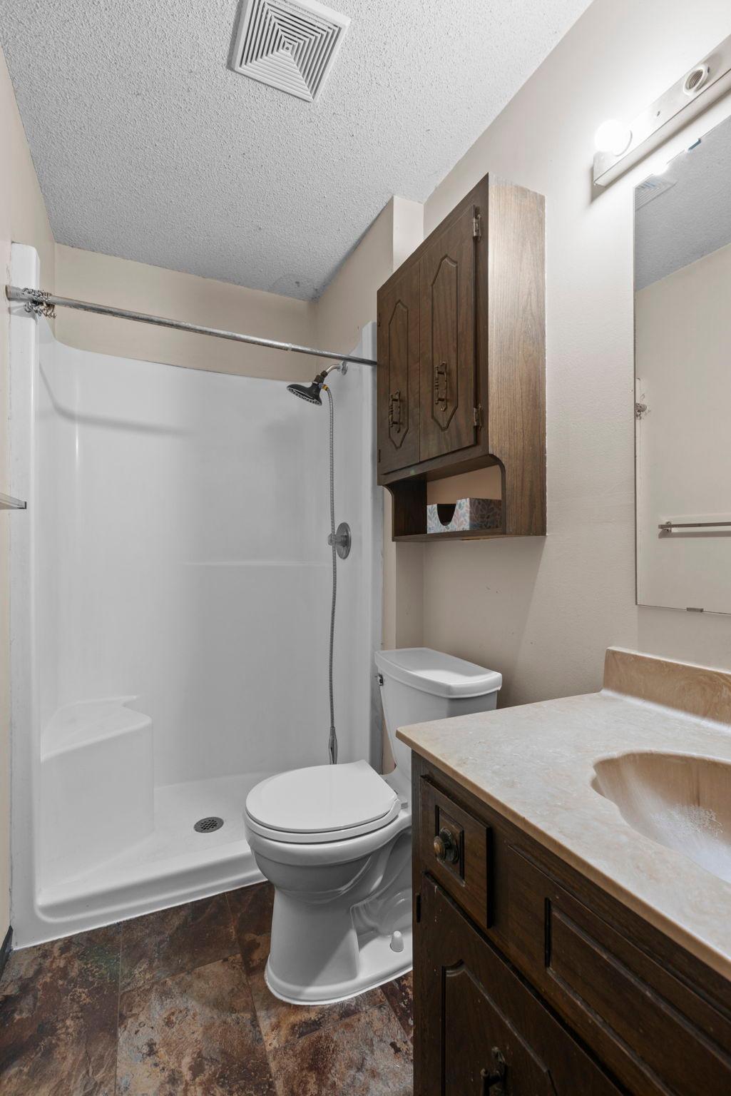 Ensuite private master bathroom.jpg