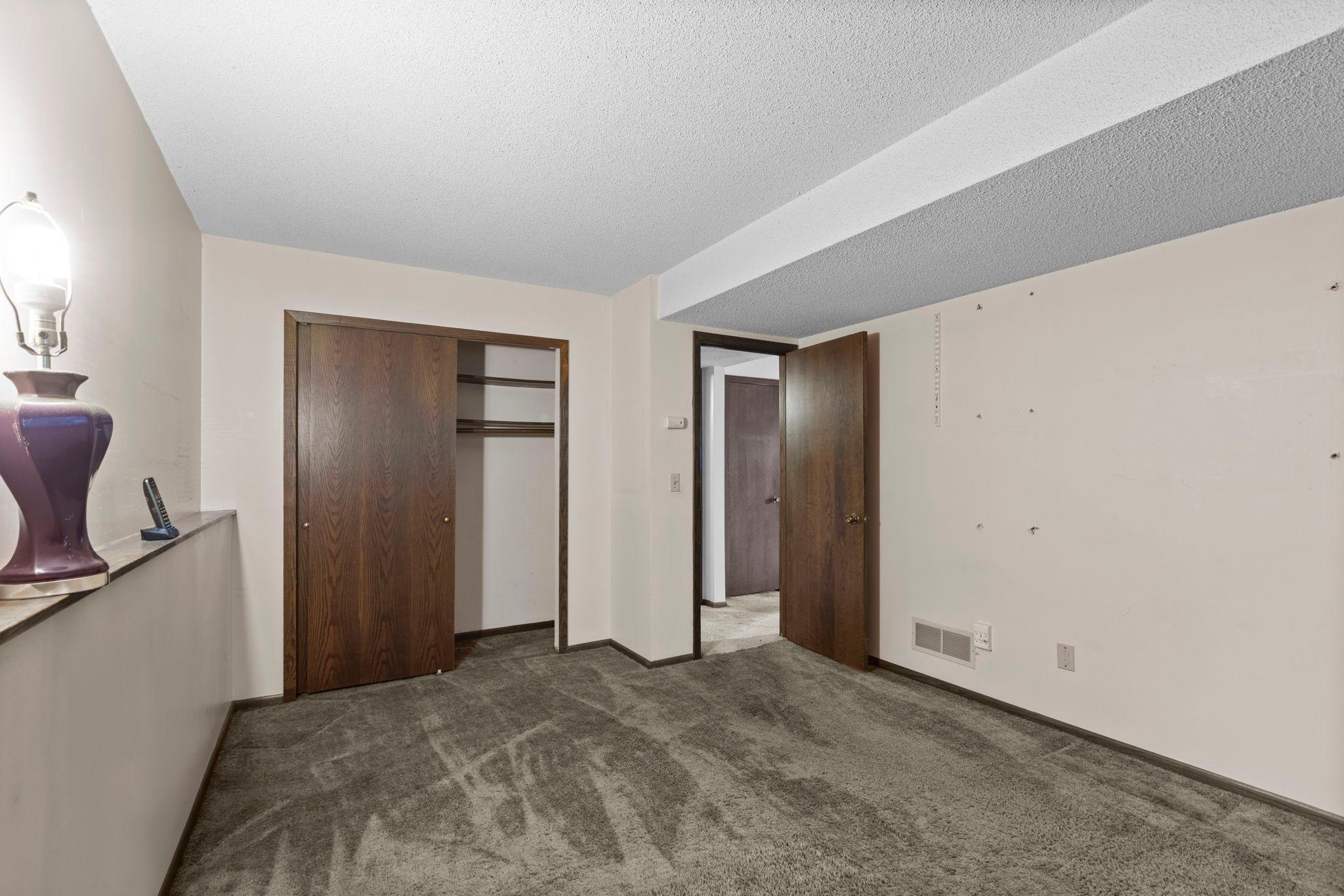Upstairs bedroom 1.jpg