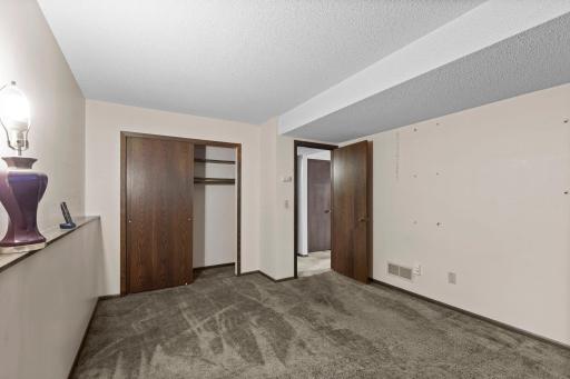 Upstairs bedroom 1.jpg