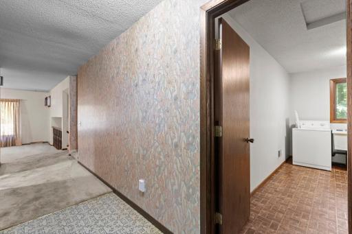 Spacious entry foyer.jpg