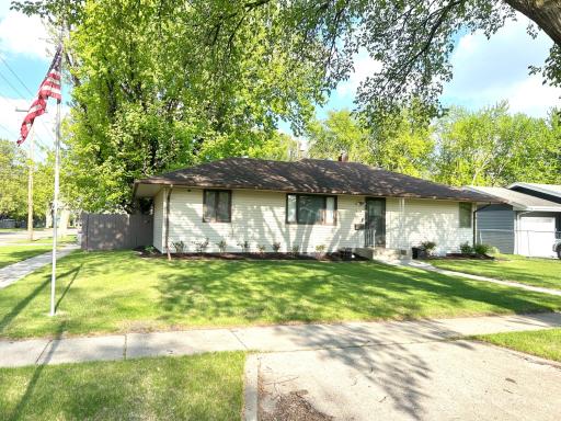 2113 9 1/2 Street N, Fargo, ND 58102
