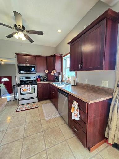 337 2nd Avenue E, Halstad, MN 56548