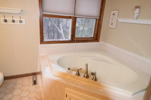 5410 S Park Drive, Savage, MN 55378