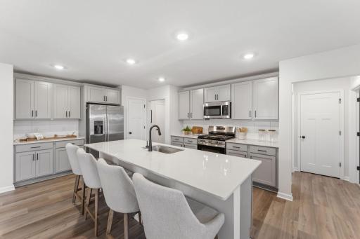 Our newest Trenton plan is a showstopper! With nearly 2,500 above ground FSF, 5 spacious bedrooms, 3 stylish bathrooms & 3 car garage, this thoughtfully designed home has something for everyone!