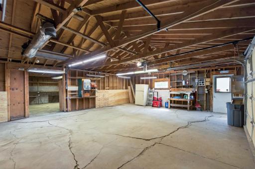 305 Trilane Circle, Young America, MN 55397