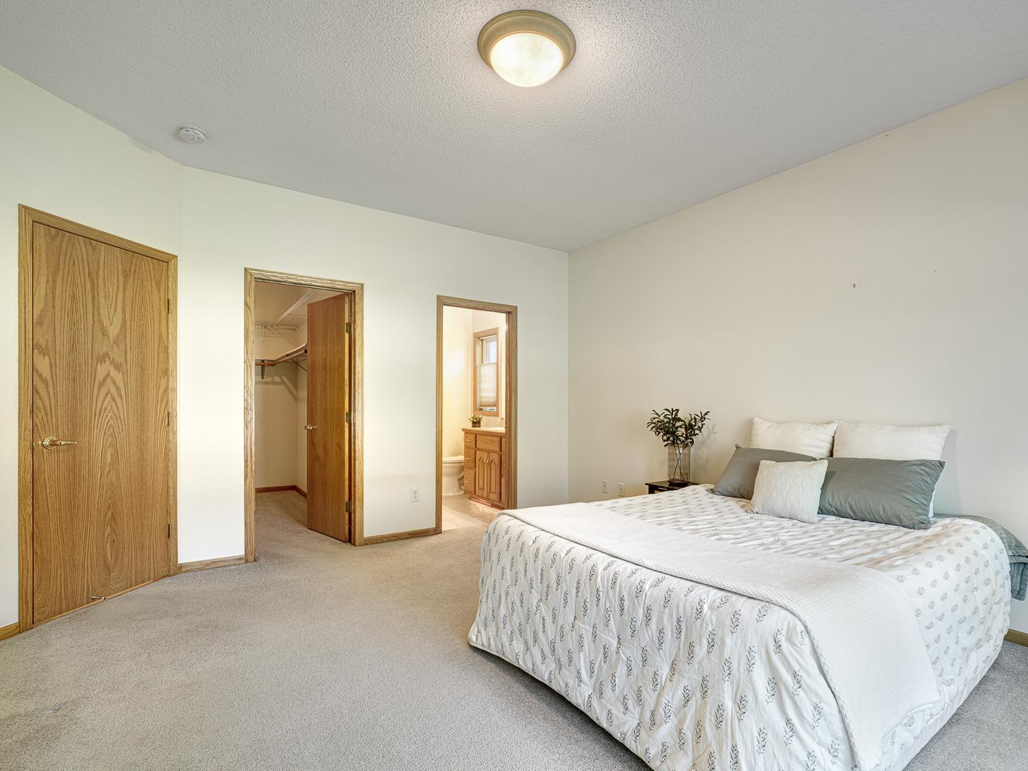 Plenty of space for your preferred bed size and any additional large furniture.