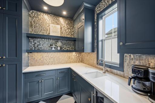 124 Chicago Avenue N, Wayzata, MN 55391