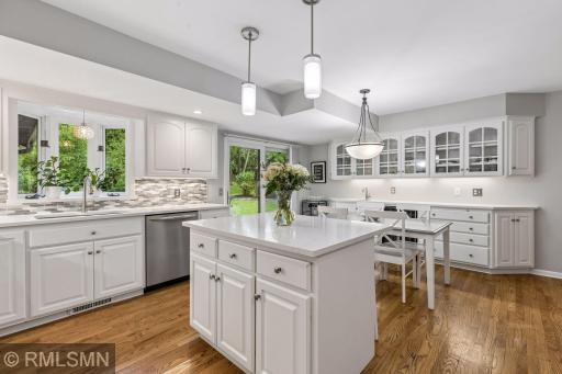 905 Windemere Curve, Minneapolis, MN 55441