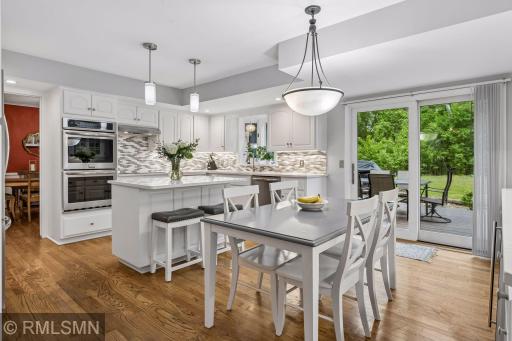 905 Windemere Curve, Minneapolis, MN 55441
