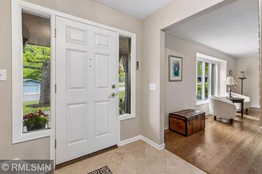 905 Windemere Curve, Minneapolis, MN 55441