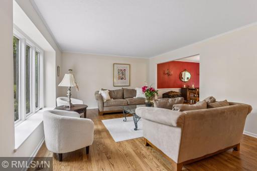 905 Windemere Curve, Minneapolis, MN 55441
