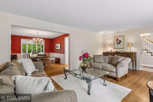 905 Windemere Curve, Minneapolis, MN 55441