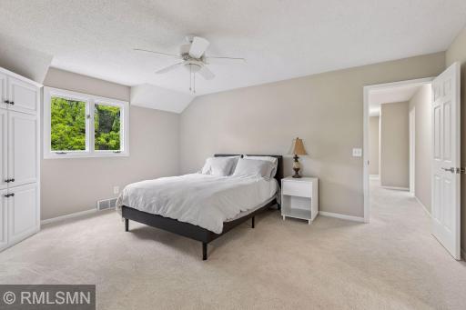 905 Windemere Curve, Minneapolis, MN 55441
