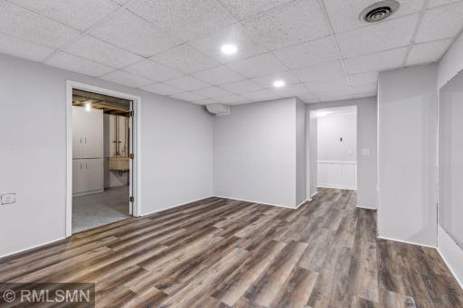 905 Windemere Curve, Minneapolis, MN 55441