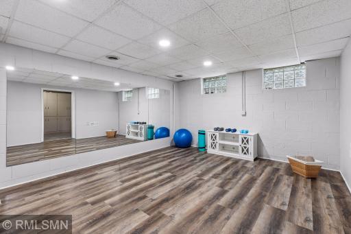 905 Windemere Curve, Minneapolis, MN 55441