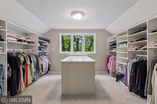 905 Windemere Curve, Minneapolis, MN 55441