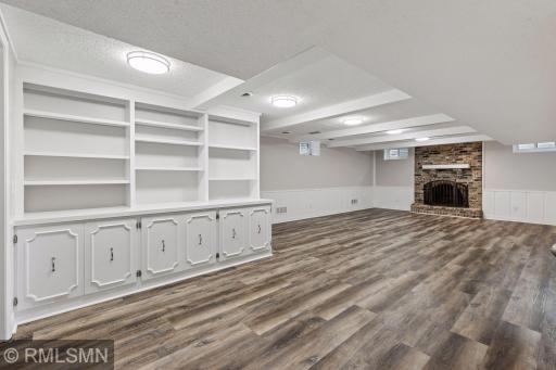 905 Windemere Curve, Minneapolis, MN 55441