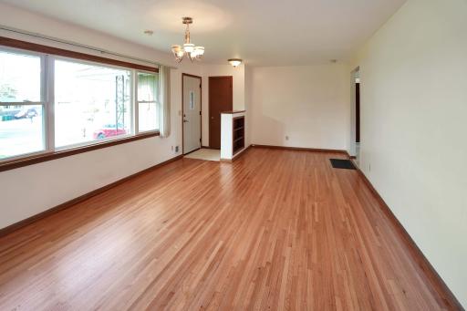7016 Oliver Circle N, Brooklyn Center, MN 55430