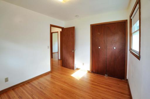 7016 Oliver Circle N, Brooklyn Center, MN 55430