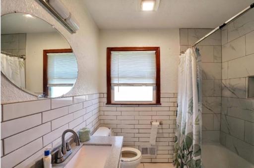 7016 Oliver Circle N, Brooklyn Center, MN 55430