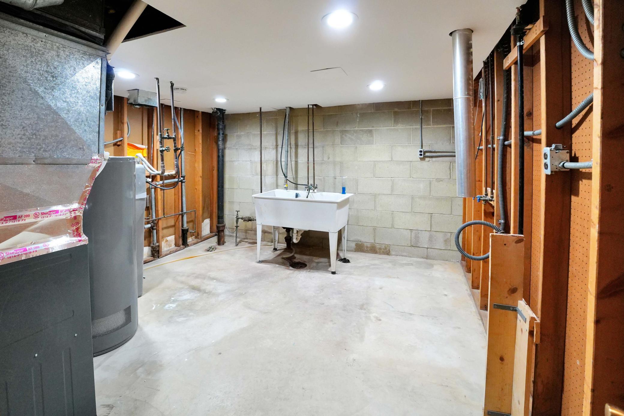 Utility Room.jpg