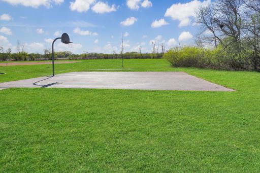 7016 Oliver Circle N, Brooklyn Center, MN 55430