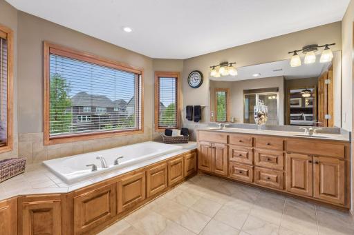 17701 76th Avenue N, Maple Grove, MN 55311