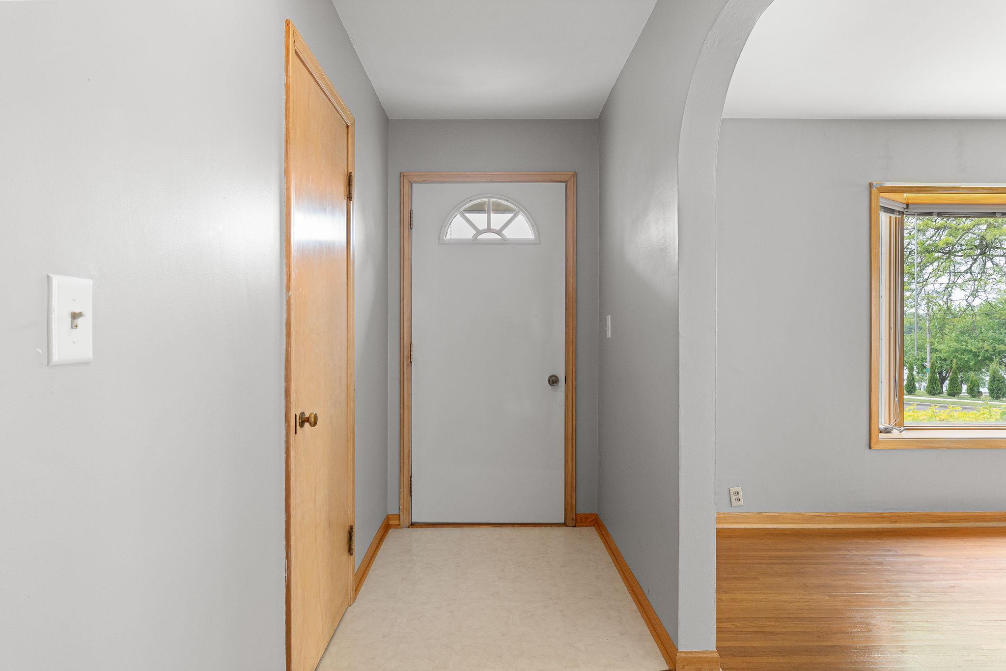 20-web-or-mls-105-giles-pl.jpg
