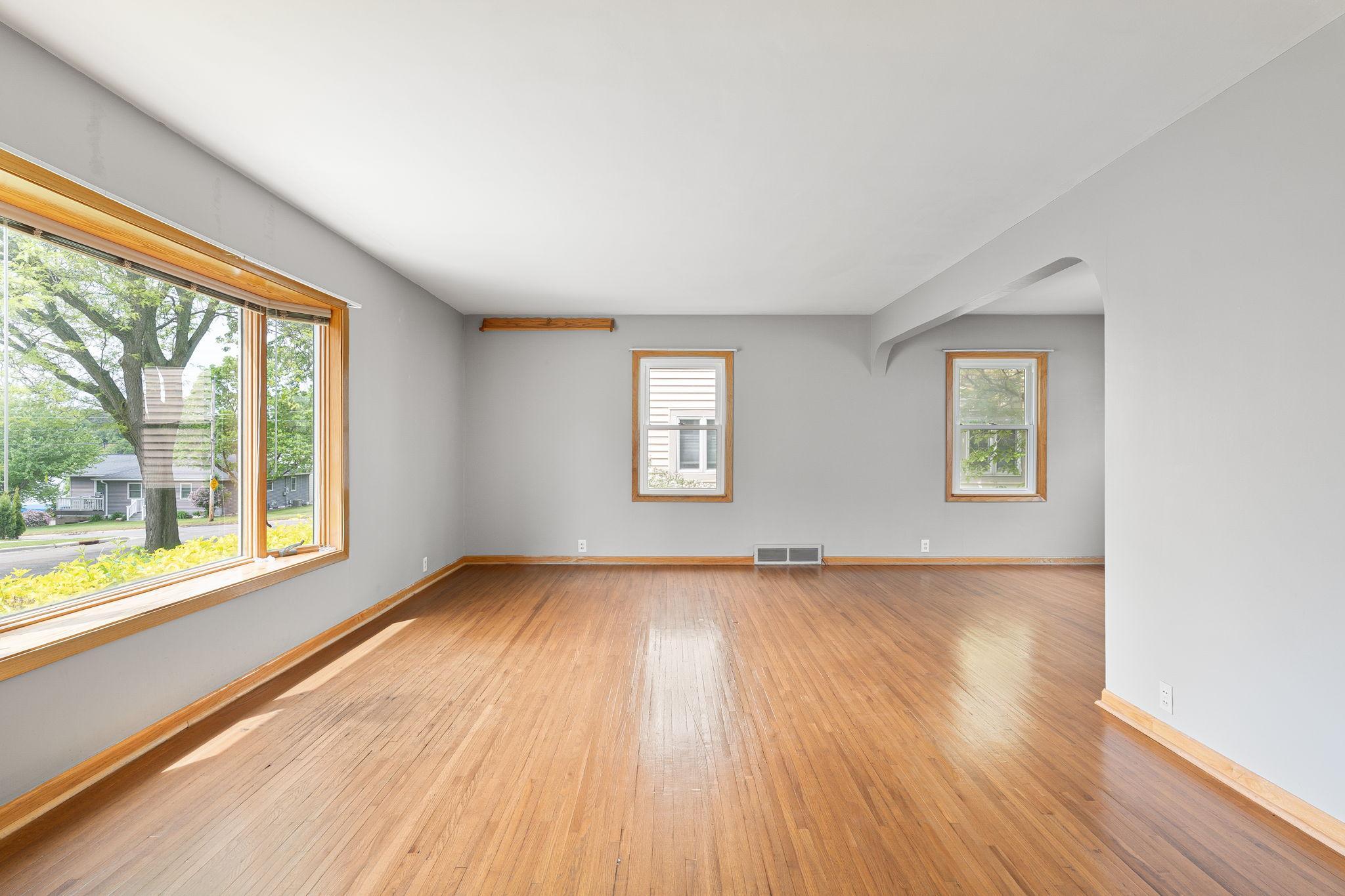 21-web-or-mls-105-giles-pl.jpg