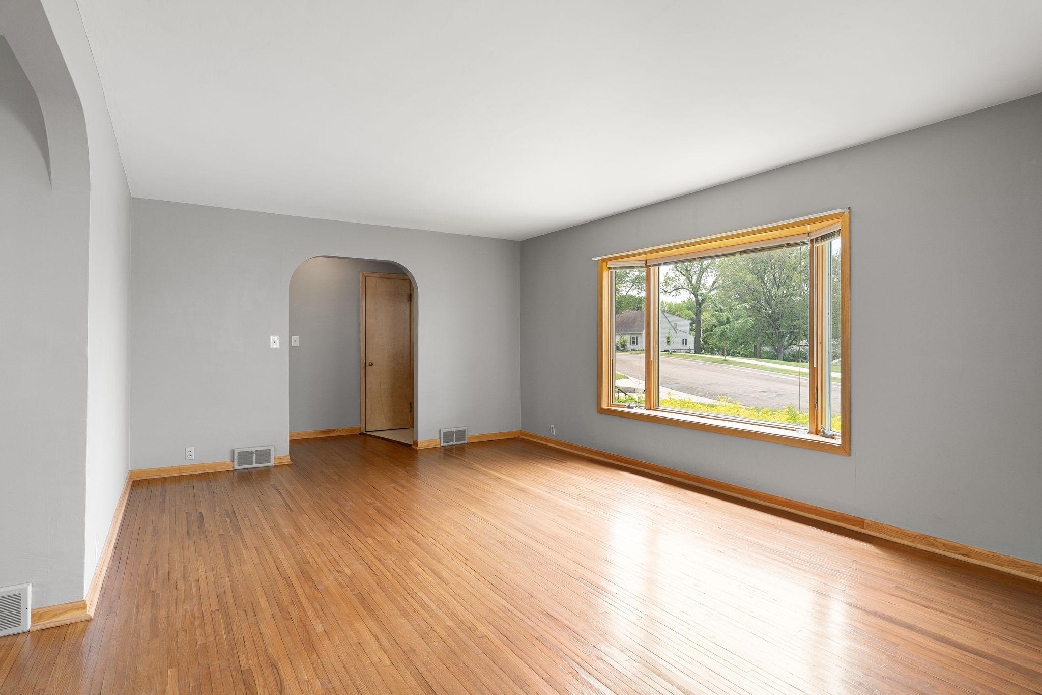 24-web-or-mls-105-giles-pl.jpg