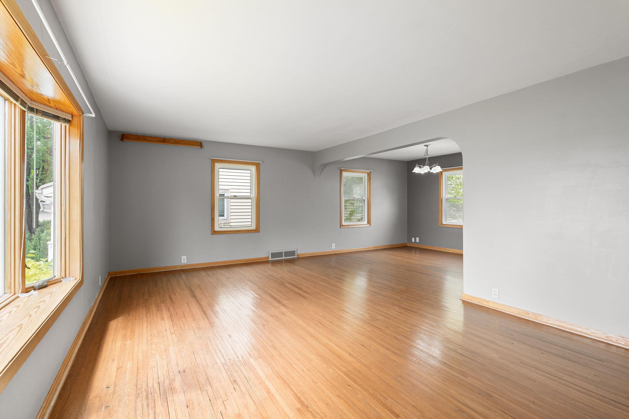 23-web-or-mls-105-giles-pl.jpg