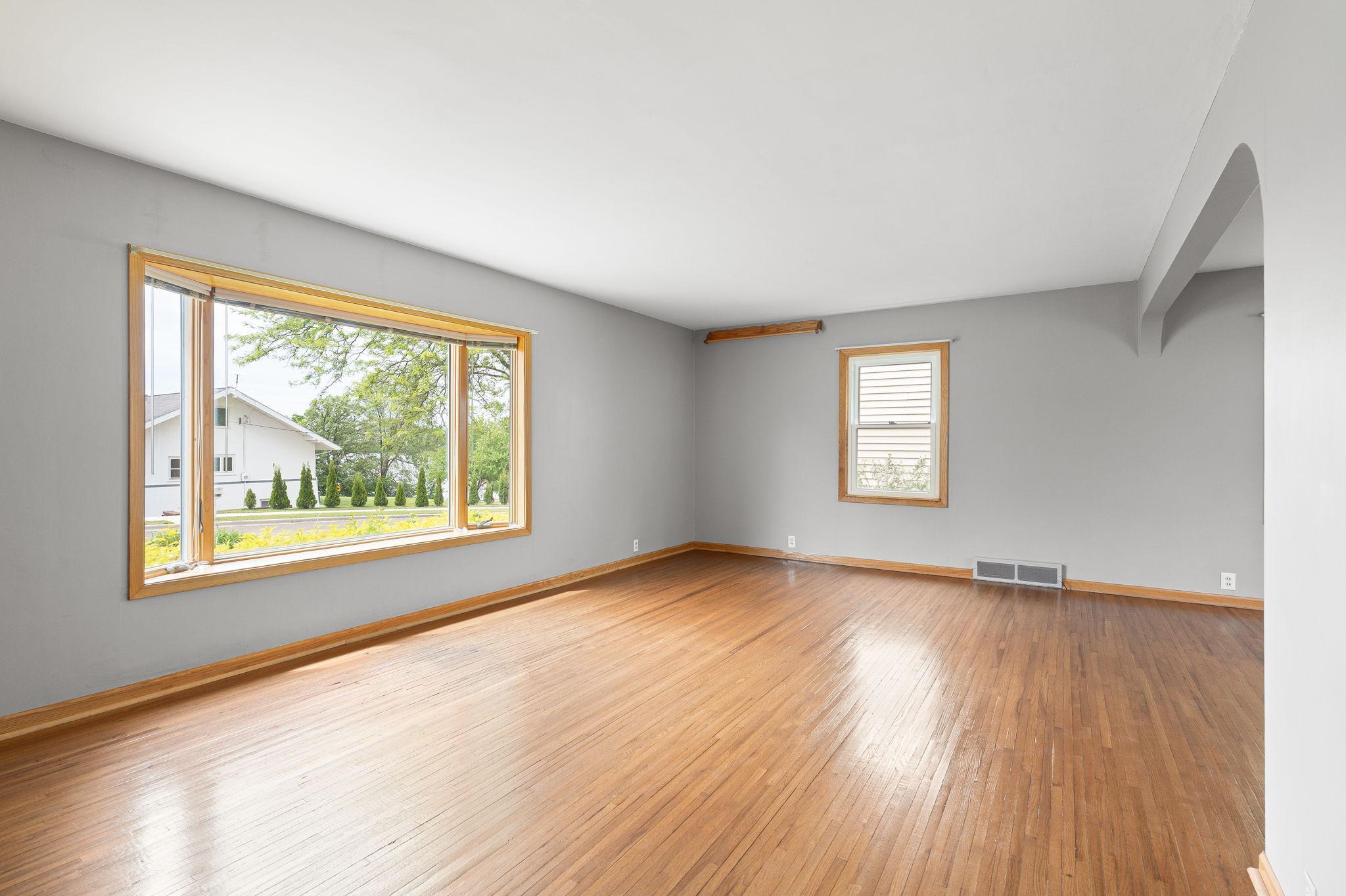 22-web-or-mls-105-giles-pl.jpg
