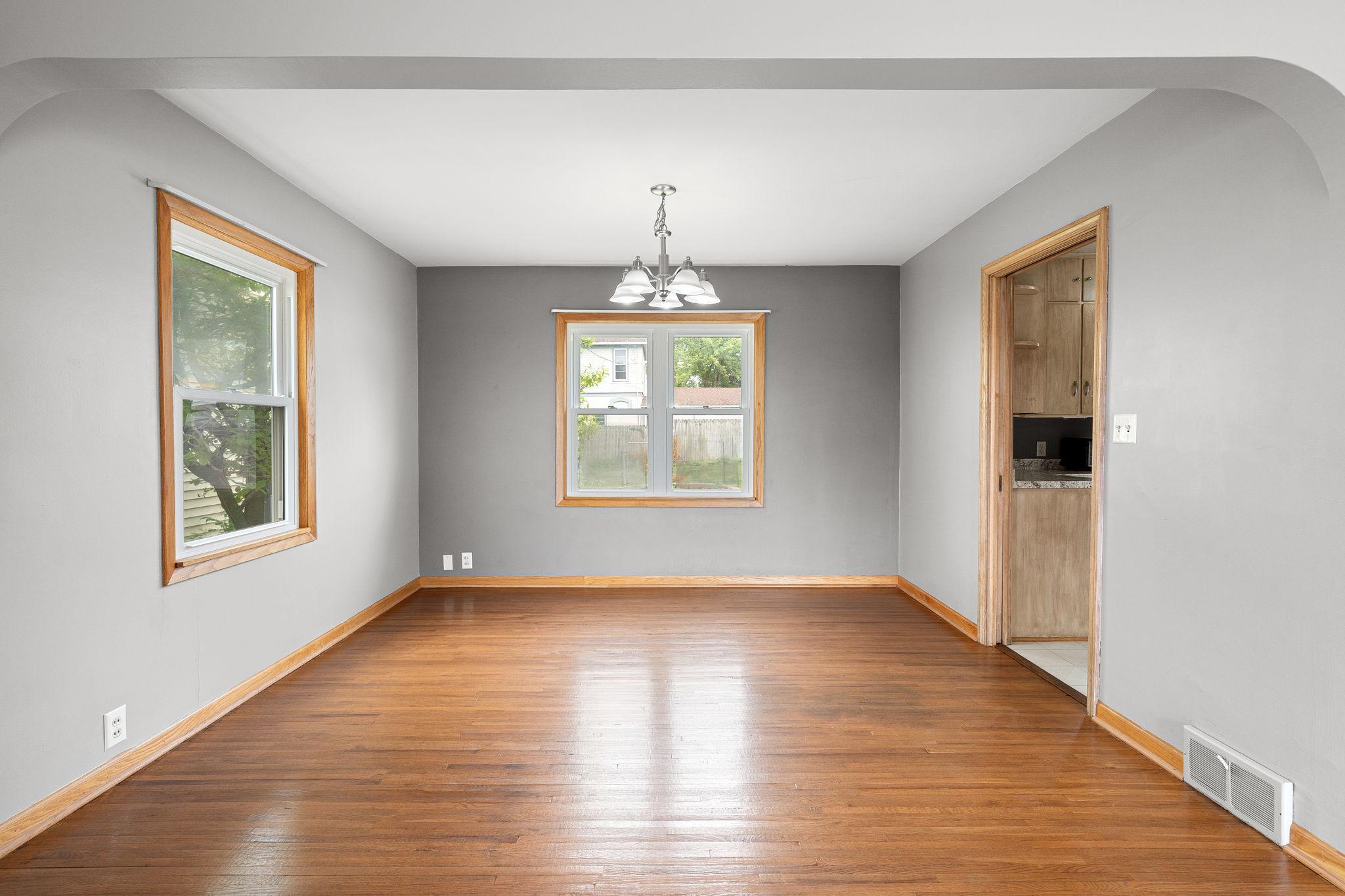 26-web-or-mls-105-giles-pl.jpg