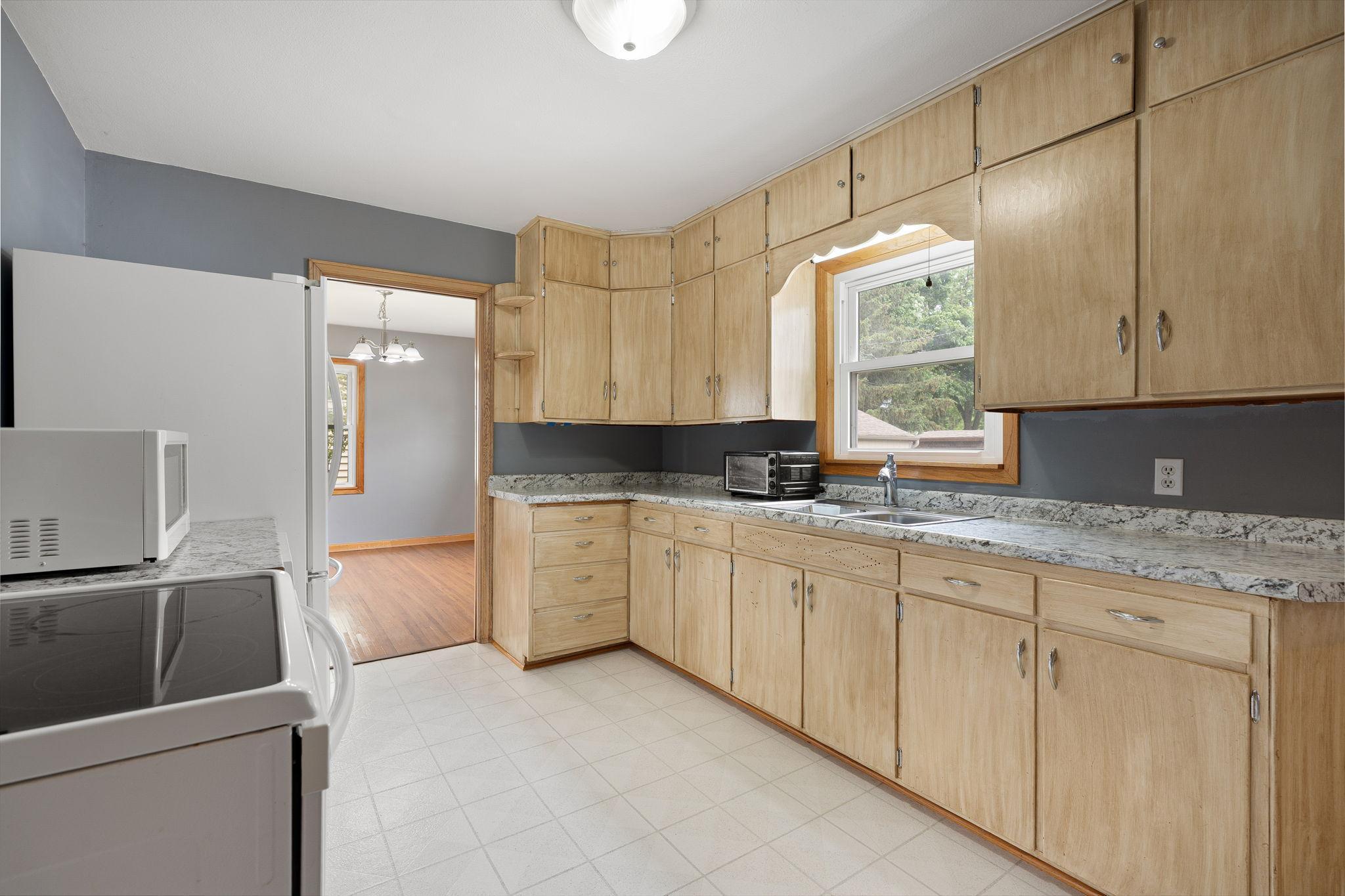 29-web-or-mls-105-giles-pl.jpg