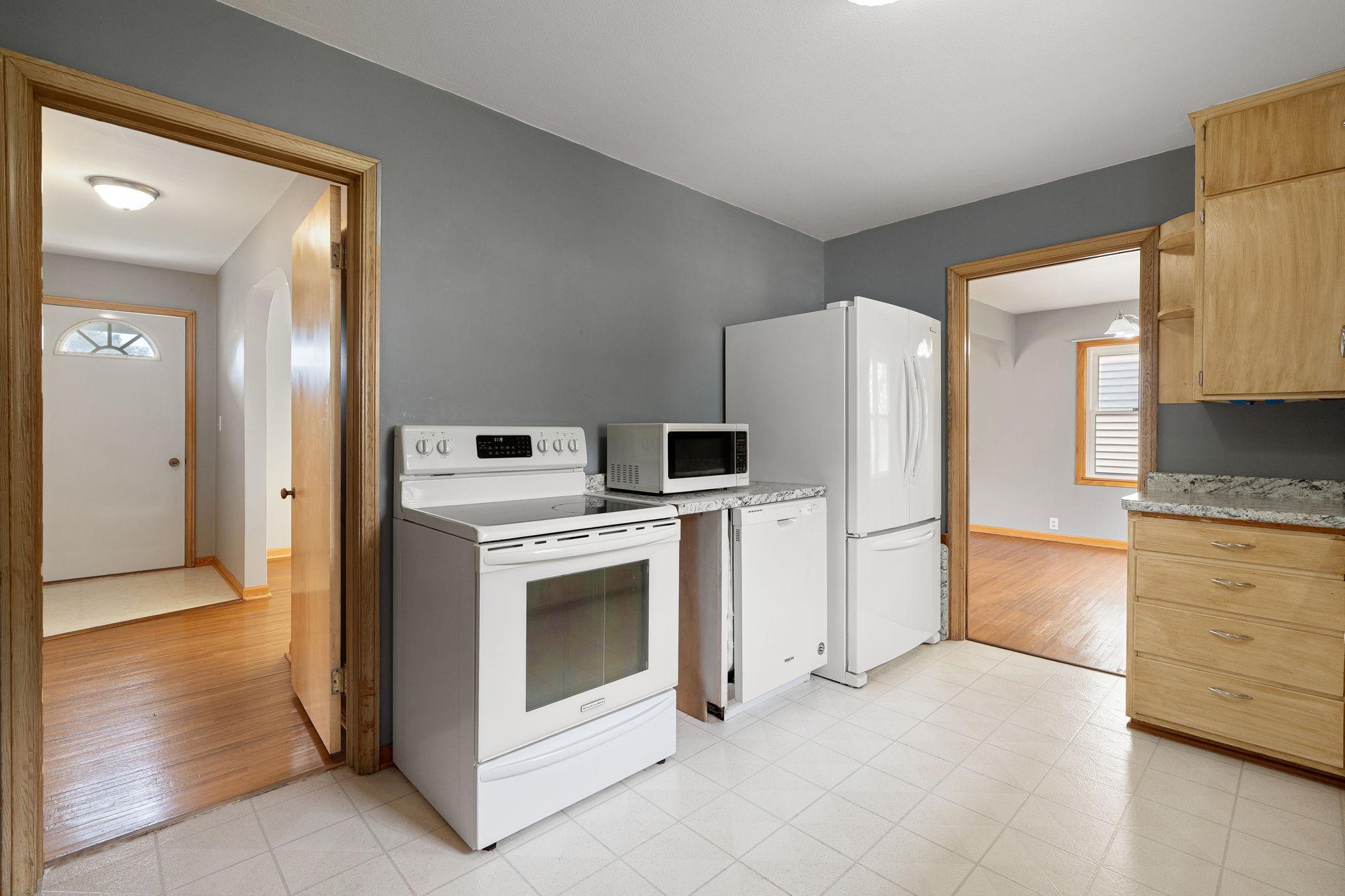 30-web-or-mls-105-giles-pl.jpg