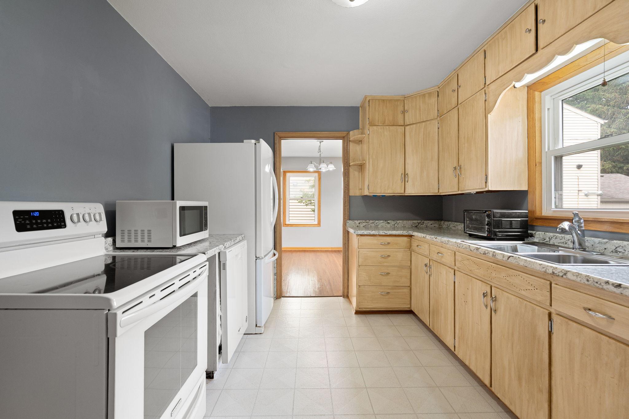 31-web-or-mls-105-giles-pl.jpg